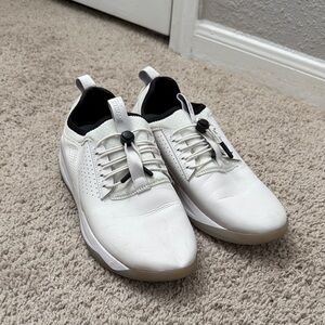 Women’s clove nursing shoes